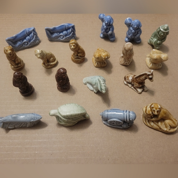 Other - Wade Of England Miniature Figurines Lot Of 19 Small Collectible